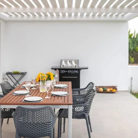 Melia With Heated Pool Villa *