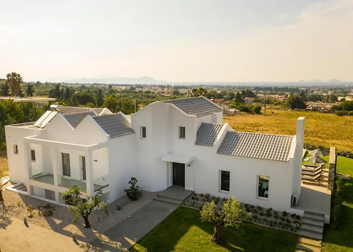 Villa Melia With Heated Pool