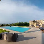 Villa Melia With Heated Pool *