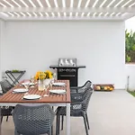 Melia With Heated Pool Villa *